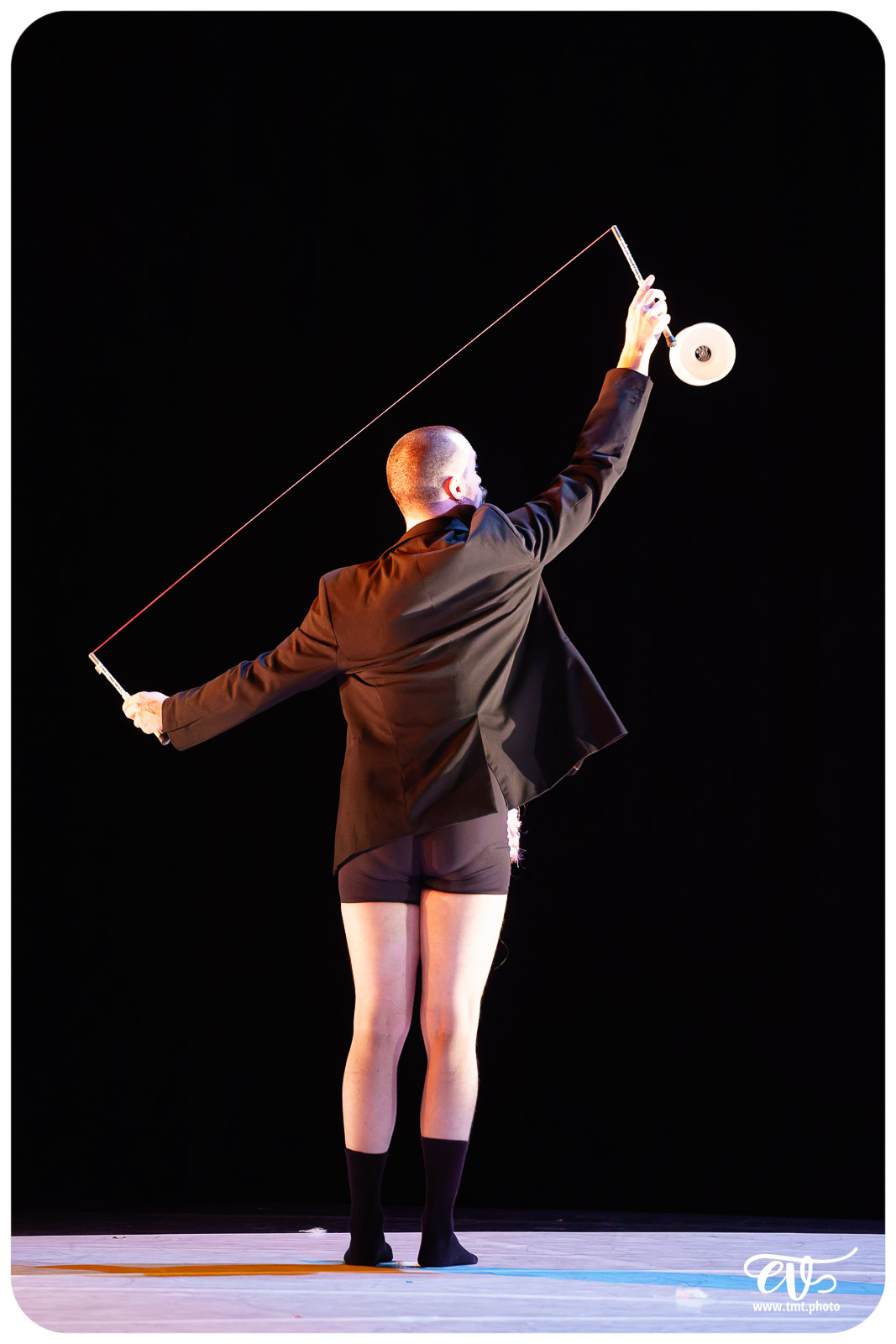 A4 (COMME LA FEUILLE) CIE CHICOS MAMBO